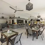 Kosmas Apartments