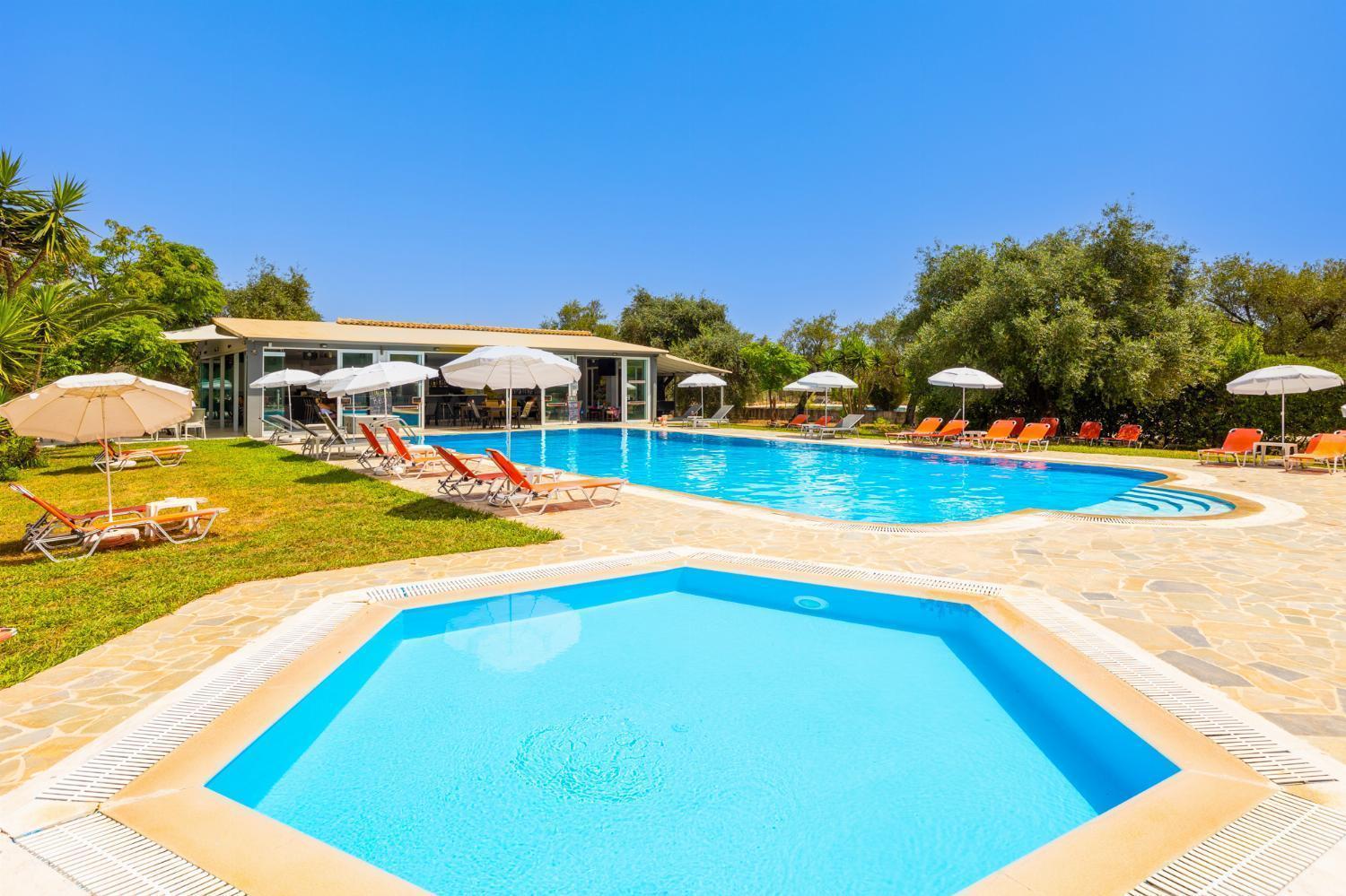 Kosmas Aparthotel *