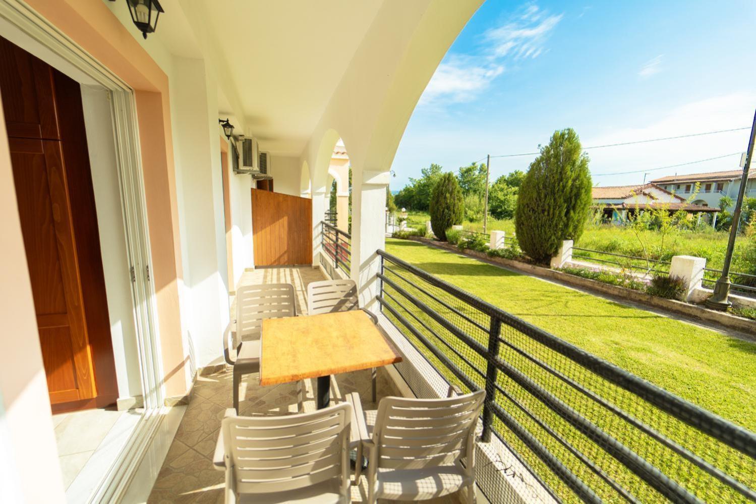 Kosmas Aparthotel *