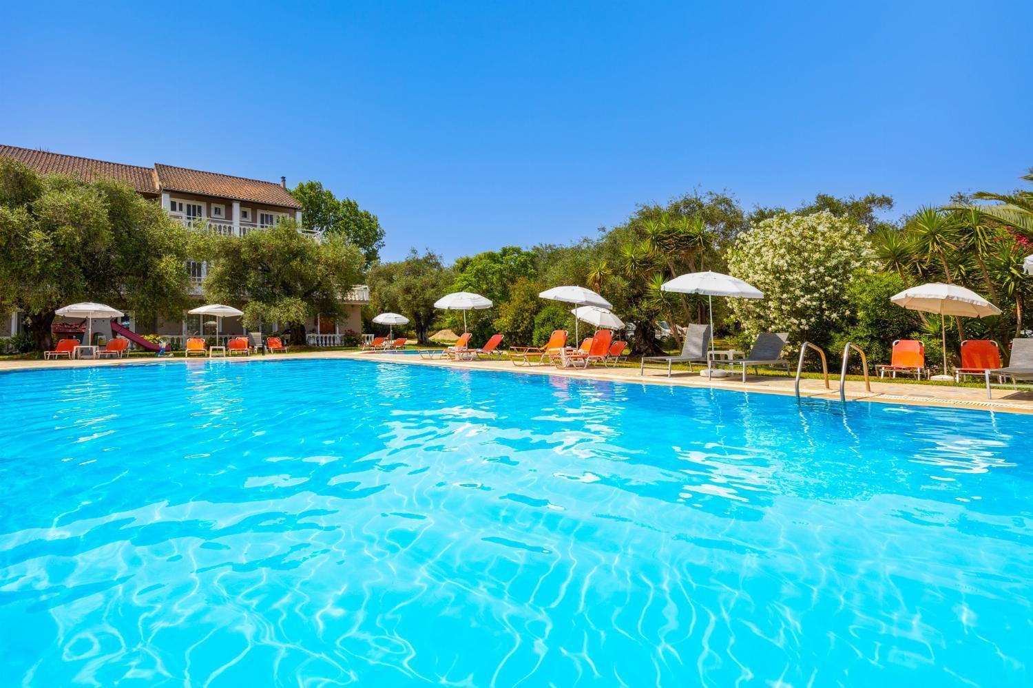 Kosmas Aparthotel Roda (Corfu)